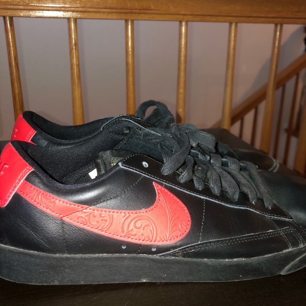super cool red black and yellow nike sneakers
